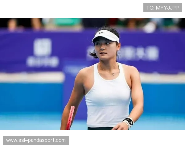 蒋欣玗携手王雅繁香港站女双完胜夺冠展现中国力量